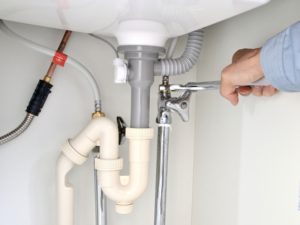 給水配管と水栓器具の接続部からの水漏れ